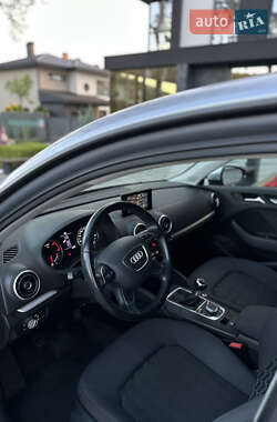 Хетчбек Audi A3 2015 в 