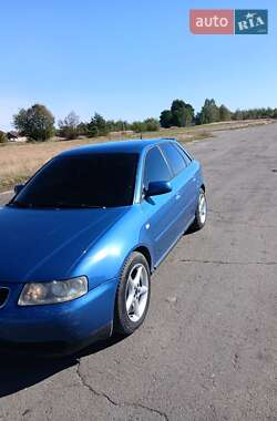 Хетчбек Audi A3 2001 в 