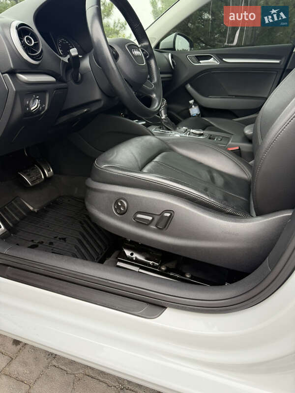 Седан Audi A3 2016 в Запорожье