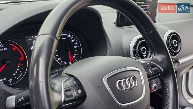 Хэтчбек Audi A3 2015 в Киеве