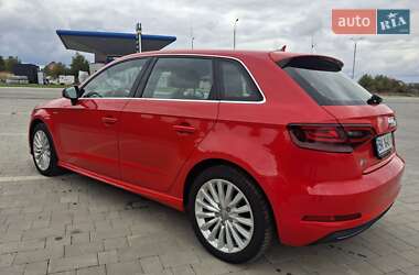 Хетчбек Audi A3 2015 в 