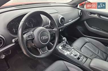 Хетчбек Audi A3 2015 в 