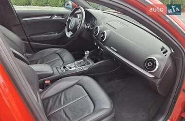 Хетчбек Audi A3 2015 в 