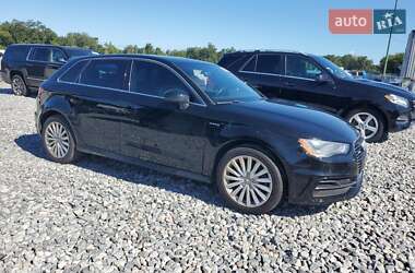 Хетчбек Audi A3 2016 в 