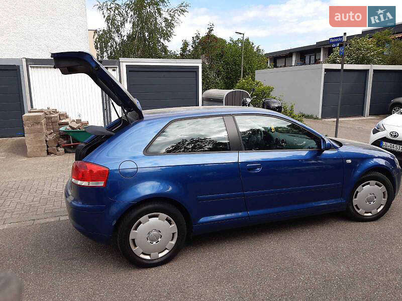 Хэтчбек Audi A3 2004 в Луцке