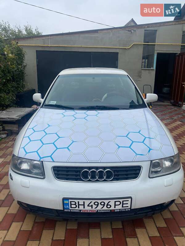 Хэтчбек Audi A3 1997 в 