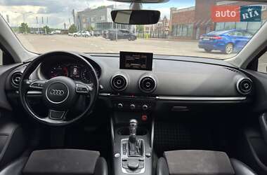 Хетчбек Audi A3 2016 в 
