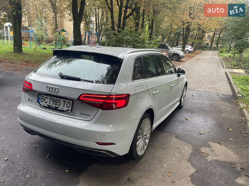 Хэтчбек Audi A3 2017 в Львове