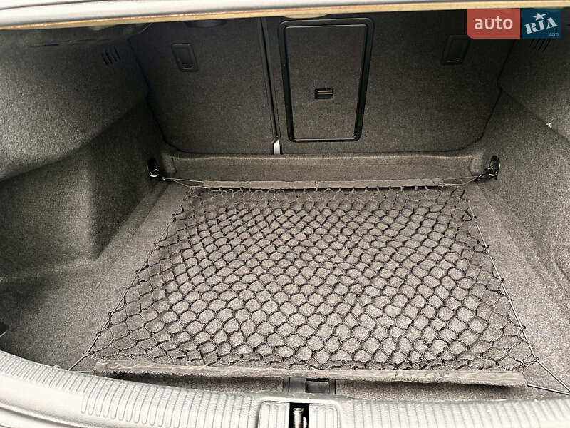 Седан Audi A3 2017 в Киеве
