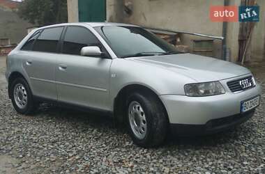 Хэтчбек Audi A3 2002 в 