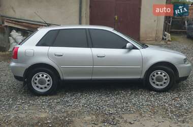 Хэтчбек Audi A3 2002 в 