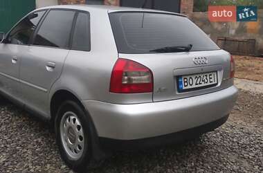 Хэтчбек Audi A3 2002 в 