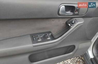 Хэтчбек Audi A3 2002 в 