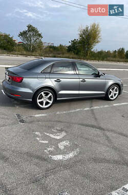 Седан Audi A3 2015 в 