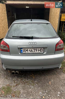 Хэтчбек Audi A3 2002 в 