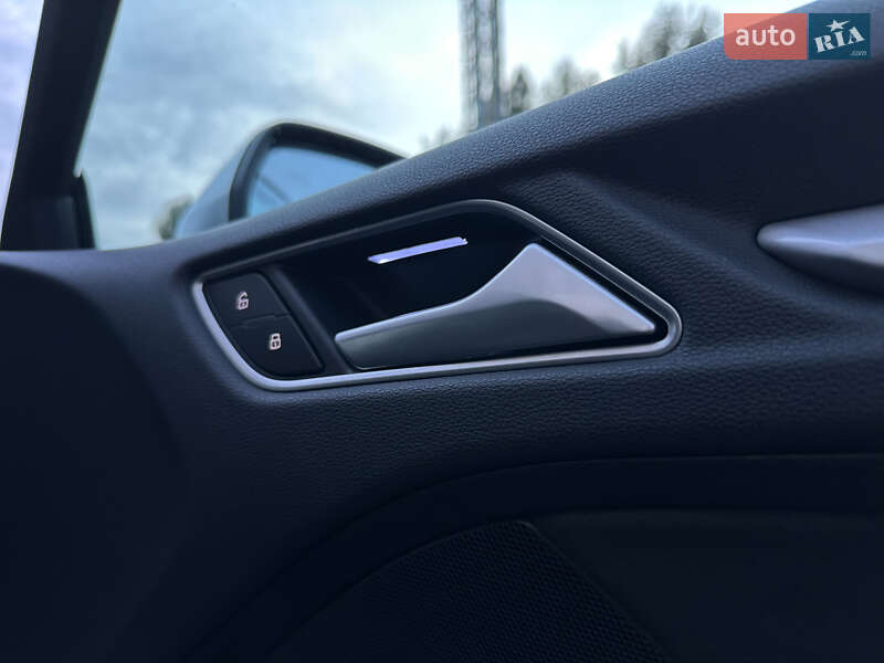 Хэтчбек Audi A3 2016 в Киеве