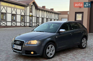 Хэтчбек Audi A3 2004 в 