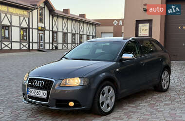 Хэтчбек Audi A3 2004 в 