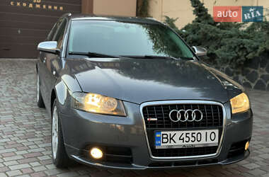 Хэтчбек Audi A3 2004 в 