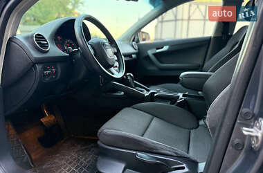 Хэтчбек Audi A3 2004 в 