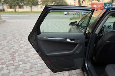 Хэтчбек Audi A3 2004 в 