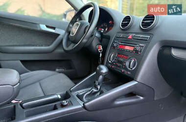 Хэтчбек Audi A3 2004 в 