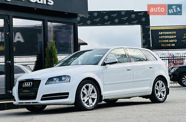 Хэтчбек Audi A3 2013 в 