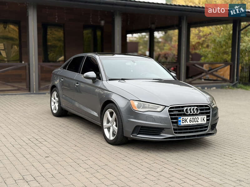 Седан Audi A3 2015 в Ровно