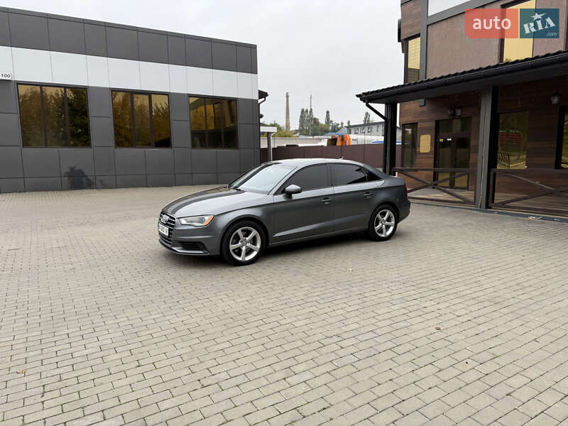Седан Audi A3 2015 в Ровно