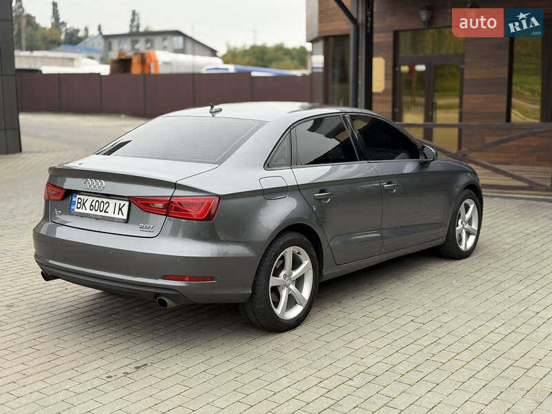 Седан Audi A3 2015 в Ровно