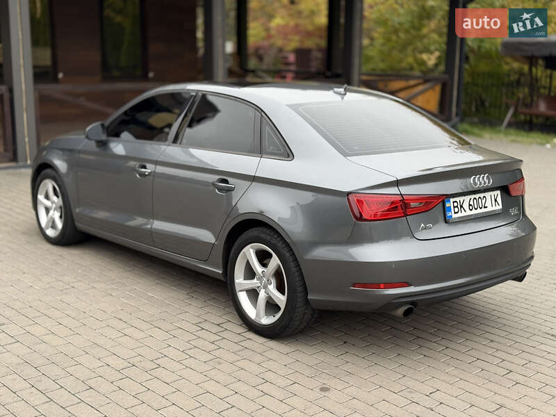 Седан Audi A3 2015 в Ровно