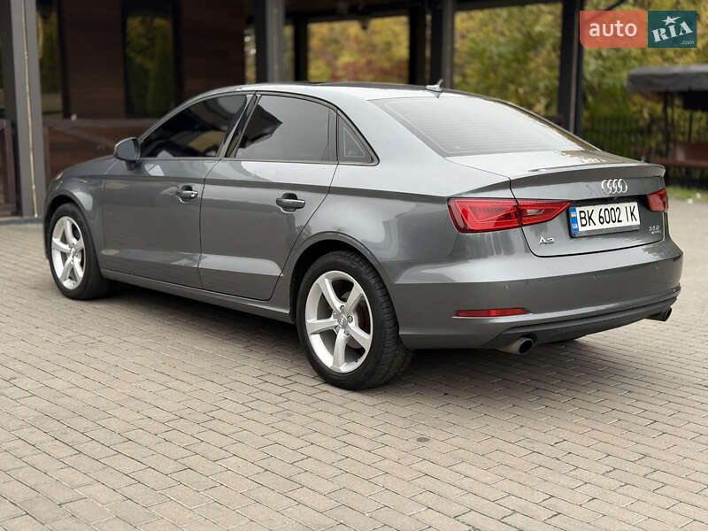 Седан Audi A3 2015 в Ровно