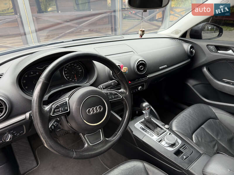 Седан Audi A3 2015 в Ровно