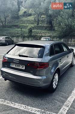 Хэтчбек Audi A3 2015 в 
