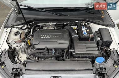 Седан Audi A3 2016 в 