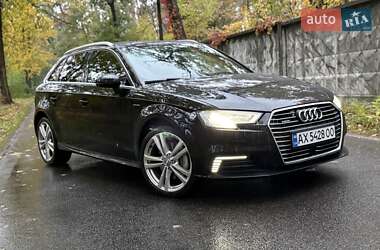 Хетчбек Audi A3 2017 в 