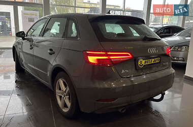 Хетчбек Audi A3 2019 в 