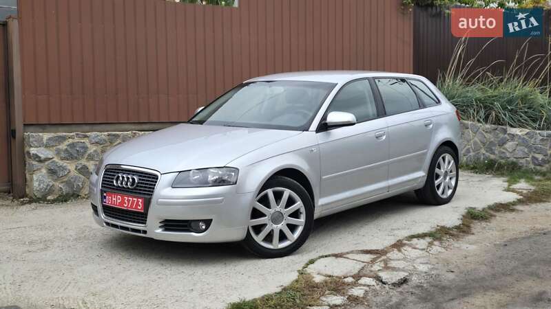 Хетчбек Audi A3 2005 в  фото Хетчбек Audi A3 2005 в