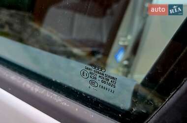 Хетчбек Audi A3 2005 в  фото 34 Хетчбек Audi A3 2005 в