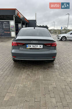 Седан Audi A3 2018 в  фото 6 Седан Audi A3 2018 в