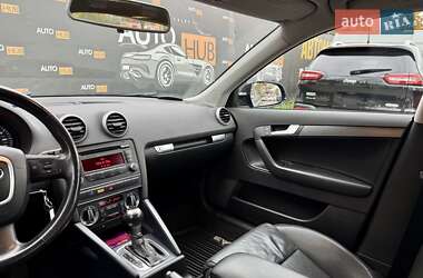 Хэтчбек Audi A3 2012 в 
