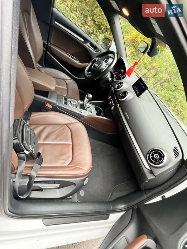 Седан Audi A3 2016 в Ивано-Франковске