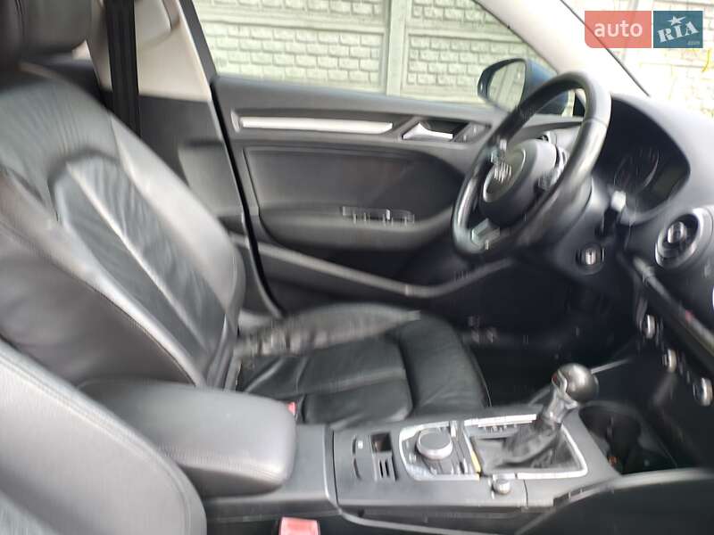 Седан Audi A3 2015 в Рівному