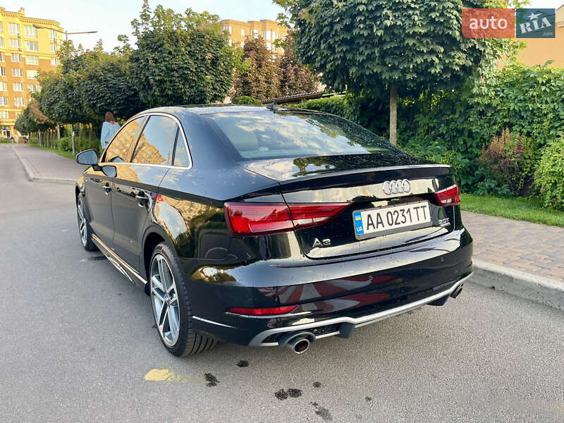 Седан Audi A3 2017 в Киеве