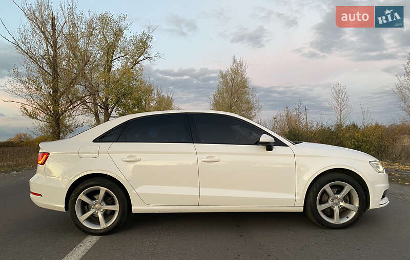 Седан Audi A3 2015 в Балаклее