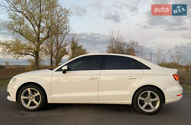 Седан Audi A3 2015 в 