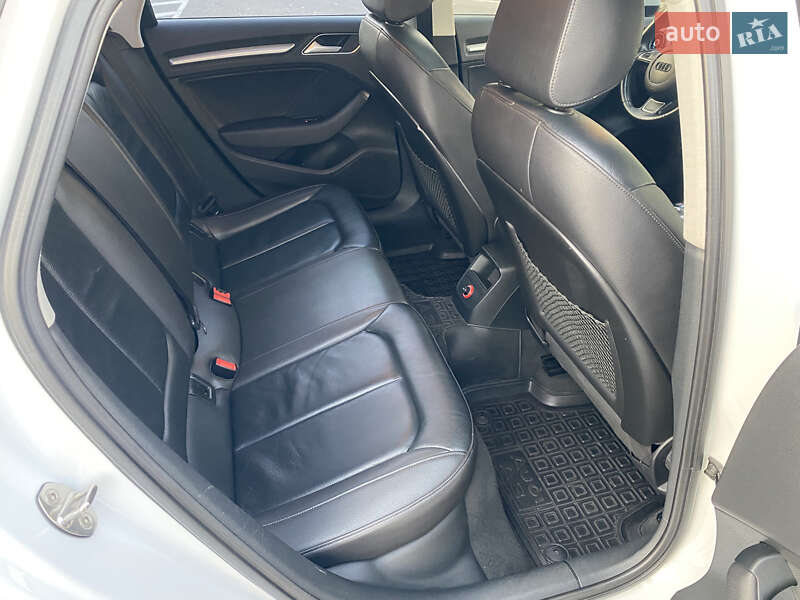 Седан Audi A3 2015 в Балаклее