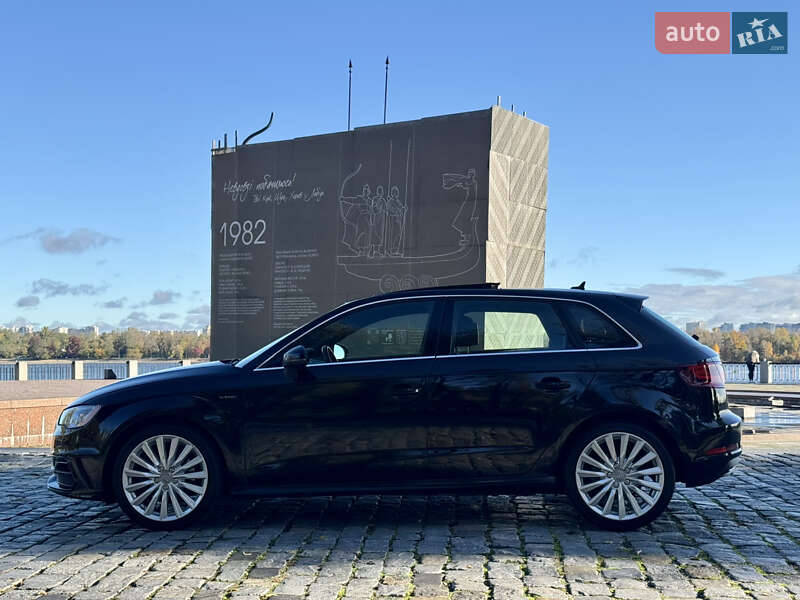 Хетчбек Audi A3 2016 в Києві