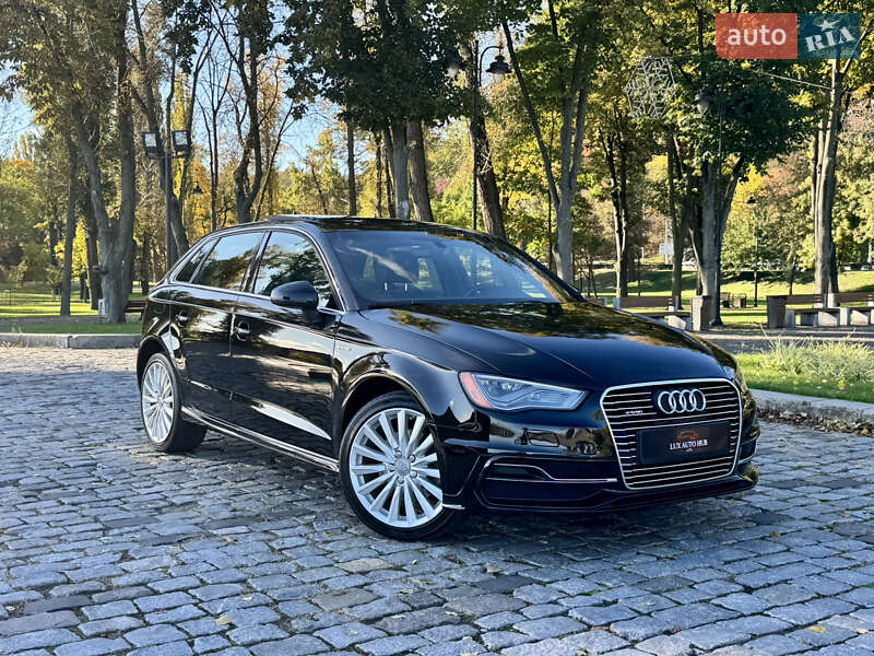 Хетчбек Audi A3 2016 в Києві
