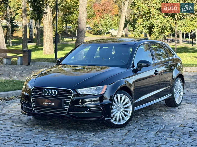 Хетчбек Audi A3 2016 в Києві